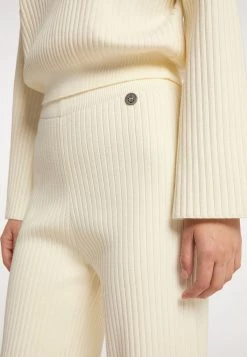 Mujer DREIMASTER INCUS - Pantalones - Wollweiss -Tienda DreiMaster barata e3335bf1bb784c00a3f5b918113c86d5